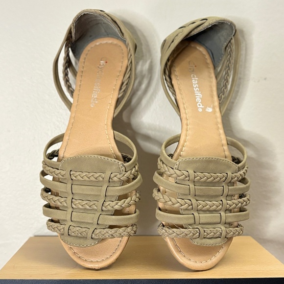 4/$10🎄City Classified Olive Tan Braided Sandals Size 7 - Picture 1 of 11
